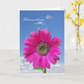 の考えるあなたの – 空とピンクのデイジー カード (黄色い花)
