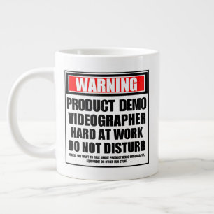 の製品警告デモビデオグラファー懸命at Work ジャンボコーヒーマグカップ