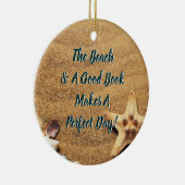 の読At Theビーチブッククラブグループブックワーム セラミックオーナメント (右)