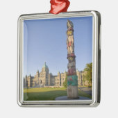 ～の議会建物のトーテムポール メタルオーナメント (左)