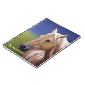 の豪華な緑のフィールドでカスタマイズ可能な馬 ノートブック (左側)