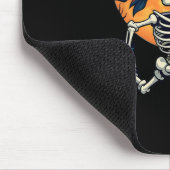 の走スケルトン面白いハロウィーンの仮装の男性の女性 マウスパッド (コーナー)