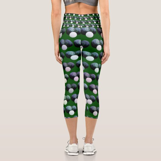 の転が調和：ジャック・パッテンと緑の芝生のボウル カプリレギンス (裏面)