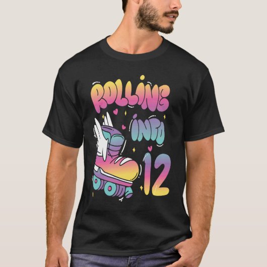 の転が12ローラースケートで滑る誕生日 Tシャツ (正面)
