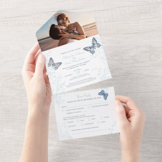 の青結婚いクリーム蝶の写真食事RSVP オールインワン招待状 (貼ってはがせる)