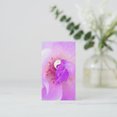 *~*のFuchiaのピンクのラベンダーのバイオレットのばら色の花柄 名刺 (スタンド正面)