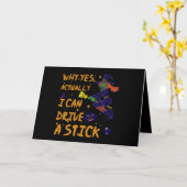 はい、実はステッキを運転できます - 面白い魔女 カード (黄色い花)