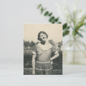 はがきおもしろい付きの女性 ポストカード (スタンド正面)