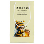 はちみつビジネスが大好きなビーの衣装を着たかわいい女の子|過去記事 スモールペーパーバッグ (正面)