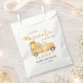 はちみつ蜂の赤ちゃんシャワーの途中にある小さな甘い人 フェイバーバッグ (クリップ留めされた状態)