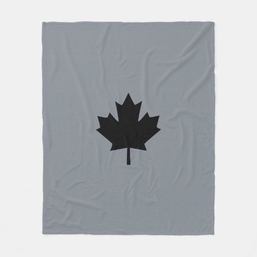 はっきりしたなカナダの黒いカエデの葉 フリースブランケット (正面)