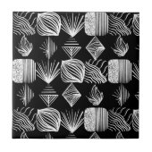 はっきりしたカリブのTribal Mudcloth – 白黒 タイル (正面)