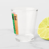 はっきりしたコントラストとジオメトリ ショットグラス (右)