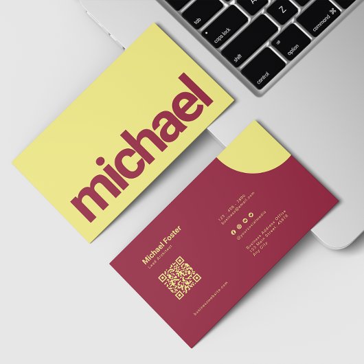 はっきりしたシンプルレッド&イエロースキャナブルQrcode 名刺
