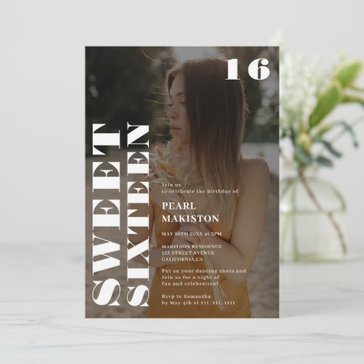 はっきりしたシンプル白い写真甘い16歳の誕生日 招待状 (スタンド正面)