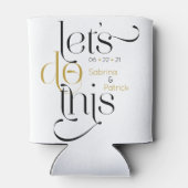 はっきりしたタイポグラフィで日付を保存する 缶クーラー (裏面)