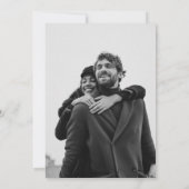 はっきりしたタイポグラフィブライトピンクレッド結婚写真 招待状 (裏面)