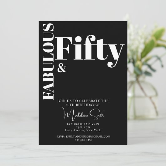はっきりしたタイポグラフィモダン白黒50誕生日 招待状 (スタンド正面)