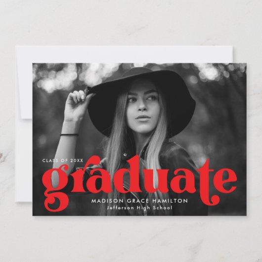 はっきりしたタイポグラフィ赤写真卒業 案内状 (正面)