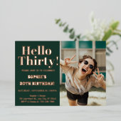 はっきりしたタイポグラフィ30モダンth Birthday Photoパーティー 箔招待状 (立ち正面)