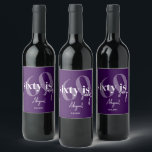 はっきりしたタイポグラフィ60th Birthday Party付き ワインラベル<br><div class="desc">書道はっきりした60のタイポグラフィはセクシーな誕生日パーティーのドリンクのラベル紫と白。すべての文字は完全にカスタマイズ可能で、他の60は高い製品にマッチ。</div>