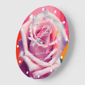 はっきりしたピンクローズ開花ボヘミアンアート ラージ壁時計 (傾斜)