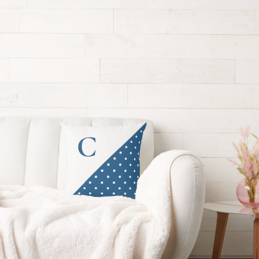 はっきりしたホワイトオンブルー水玉模様パターンモノグラム クッション (ソファ)