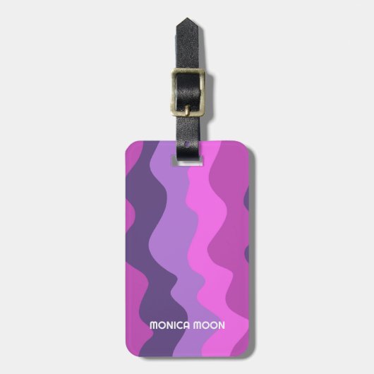 はっきりしたモダンシンプルストライプ波ピンクパープルカスタム ラゲッジタグ (正面縦)