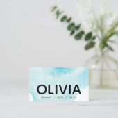 はっきりしたモダンタイポグラフィブルーウォーター色 名刺 (スタンド正面)
