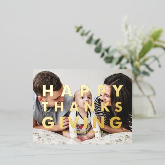 はっきりしたモダンタイポグラフィ写真ハッピーサンクスギビング 箔シーズンポストカード (立ち正面)
