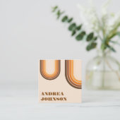 はっきりしたモダンミニマルタイポグラフィレトロボホレインボー スクエア名刺 (スタンド正面)