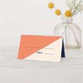 はっきりしたモダン結婚タイポグラフィのアプリコットクリームネイビー プレイスカード (正面)