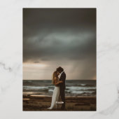 はっきりしたモノグラム黒イニシャルモダン写真結婚 箔招待状 (裏面)