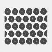 はっきりしたレトロの花模様(白黒) フリースブランケット (正面(横))