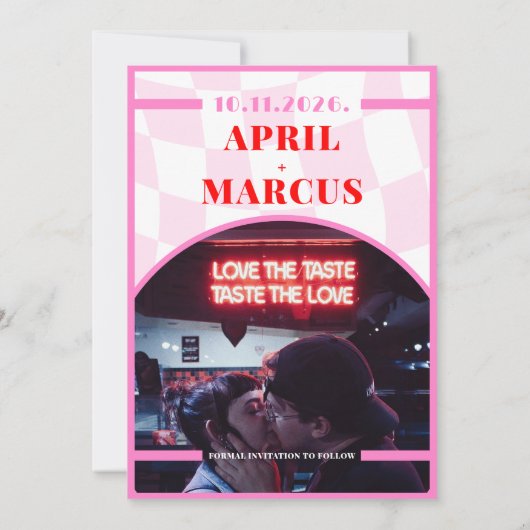 はっきりしたレトロタイポグラフィピンクレッド鮮やか写真 セーブザデート (裏面)