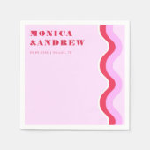 はっきりしたレトロ波の審美的ピンクと赤結婚の スタンダードカクテルナプキン (正面)