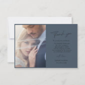 はっきりした王室の青のタイポグラフィ写真結婚 サンキューカード (裏面)