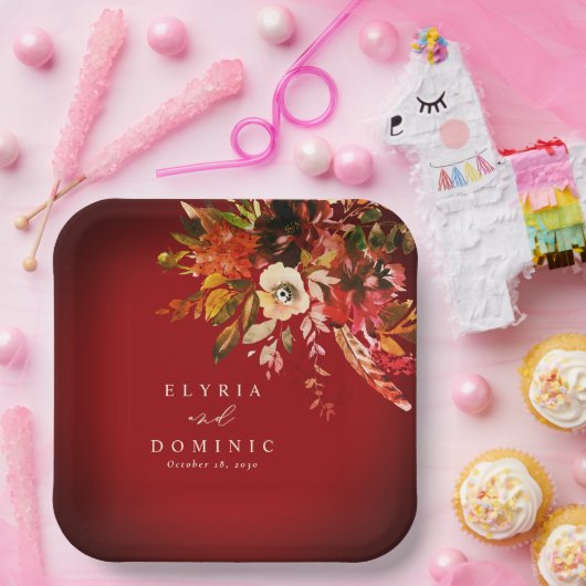 はっきりした秋フローラの燃えた赤結婚の ペーパープレート (パーティー)