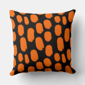 はっきりした色彩の鮮やか点 – オレンジ色（黒） クッション (裏面)
