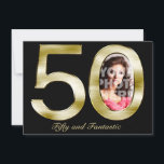 はっきりした金ゴールド50th Photo Birthday Partyへの招待 招待状<br><div class="desc">黒クールモダンと金ゴールドの招待は、大きいはっきりした金ゴールドメタリックのルックの数字5とゼロを備え、あなたのデジタル写真はゼロの中にアップカスタムロードする。カスタム50パーソナライズされたお祝いのディナーまたはお祝いのソイフォーマルレへの招待エレガント。女素晴らし性や男に対して招待状の友人と家族の歴史的なマイルストーンパーティーと、この上品でフラットなモダン招待状カードとスタイルグラフィックコンテンポラリーデザイン。</div>