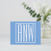 はっきりした3モダンイニシャルモノグラム |ソフトブルー ポストカード (スタンド正面)