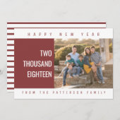 はっきりしたGeometric New Yearのフォトカード | Burgundy シーズンカード (正面/裏面)