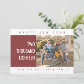 はっきりしたGeometric New Yearのフォトカード | Burgundy シーズンカード (スタンド正面)