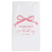 はにかみピンクの弓の誕生日パーティーかわいい名前 スモールペーパーバッグ (正面)
