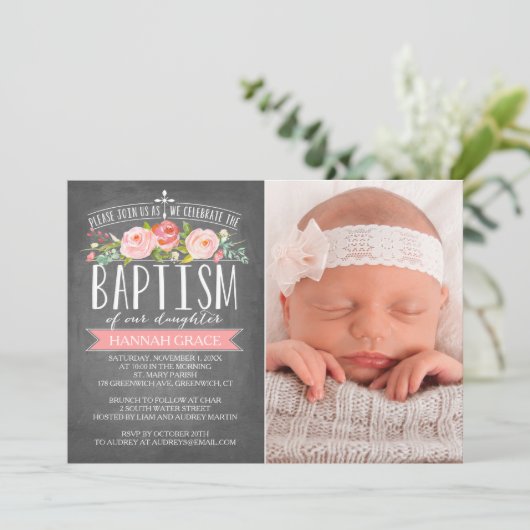 ばら色の旗の黒板のピンクの洗礼の招待状 招待状 (スタンド正面)