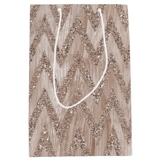 ばら色の金ゴールドのフェイクなグリッターのペンキシェブロンは縞で飾ります ミディアムペーパーバッグ (正面)