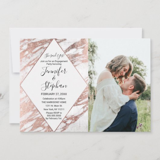 ばら色の金ゴールドの白くモダンな大理石の婚約 招待状 (正面)