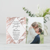 ばら色の金ゴールドの白くモダンな大理石の婚約 招待状 (スタンド正面)