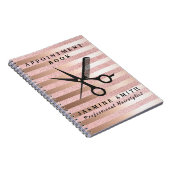 ばら色の金ゴールドホイルのはさみおよび櫛のロゴの美容師 ノートブック (右側)