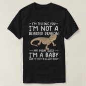 ひげおもしろいを付けたドラゴンシャツのトカゲのシャツ Tシャツ (デザイン正面)